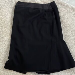 VTG ESACDA Virgin Wool black knee-length pencil skirt w/ruffle size 34/US 2-4